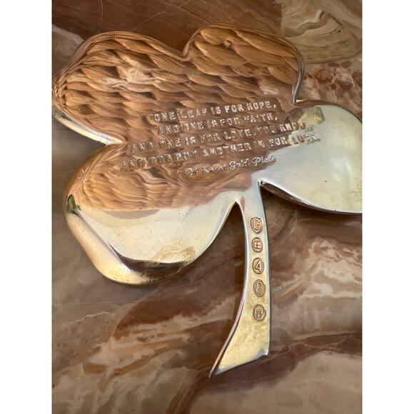 24 Gold Plated 4 Leaf Clover - Picture 6 of 6